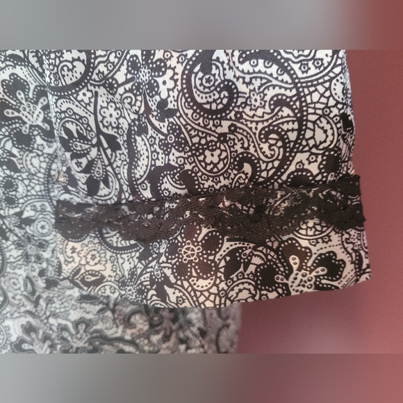 Silky Robe with Lace Trims, Like New - Picture 6 of 9